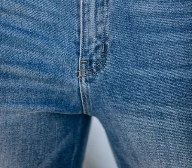 Ariela - Hochtaillierte Bootcut Jeans