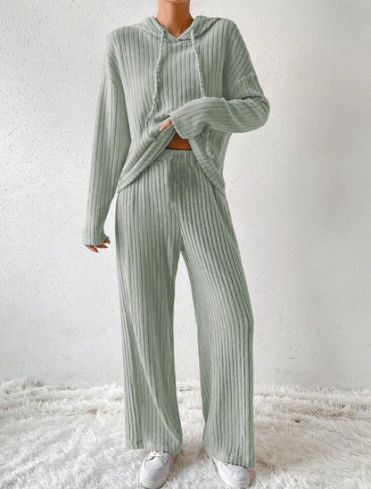 Alora - Set aus gestricktem Kapuzenpullover und weiter Hose