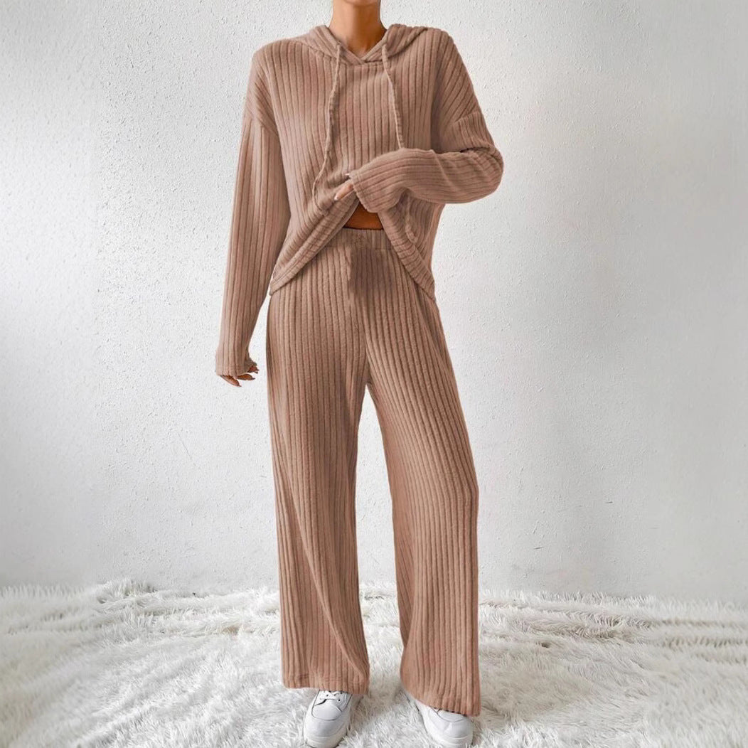 Alora - Set aus gestricktem Kapuzenpullover und weiter Hose