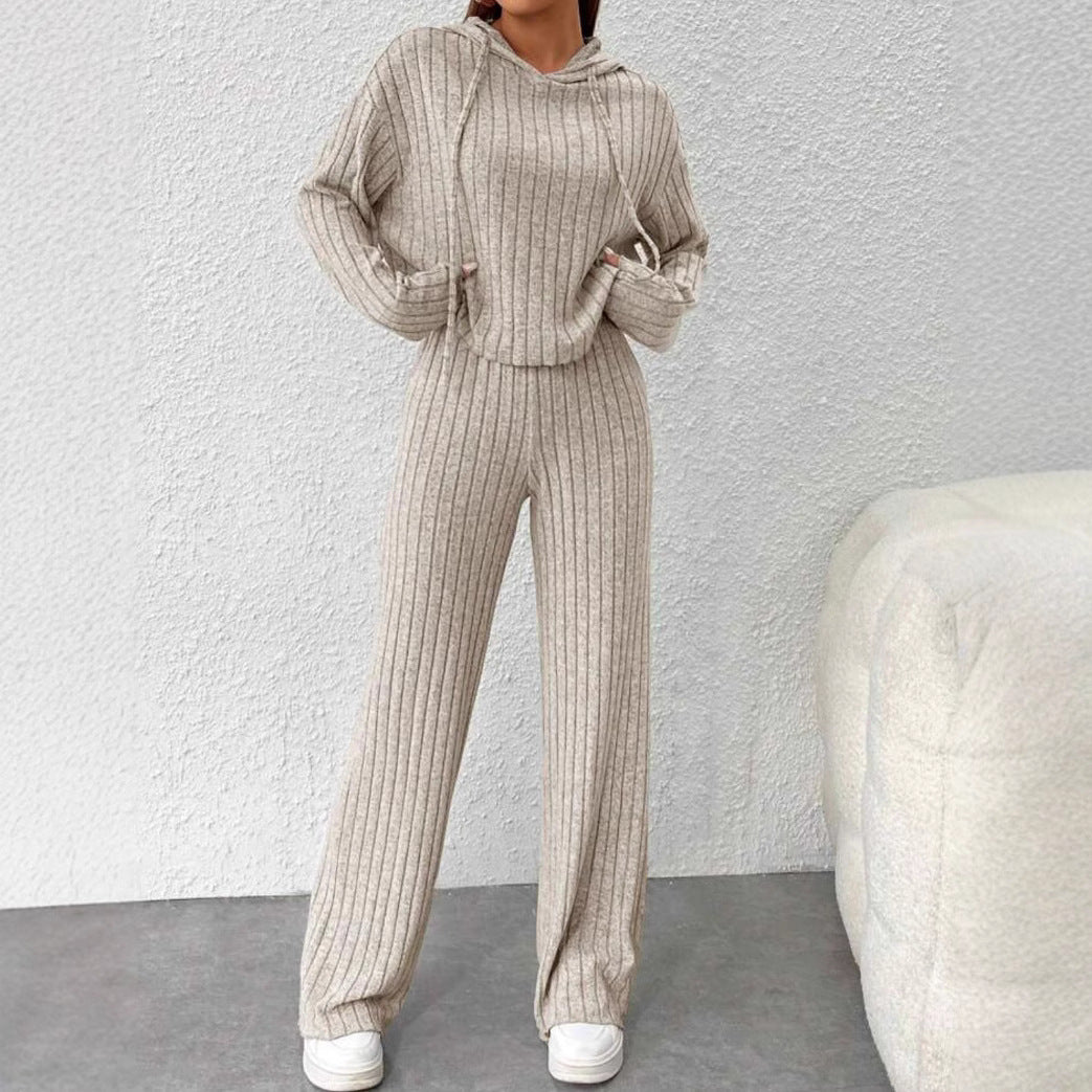 Alora - Set aus gestricktem Kapuzenpullover und weiter Hose