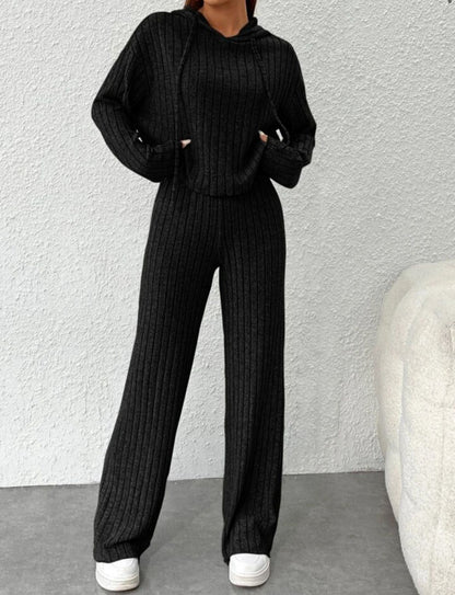 Alora - Set aus gestricktem Kapuzenpullover und weiter Hose