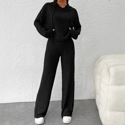 Alora - Set aus gestricktem Kapuzenpullover und weiter Hose